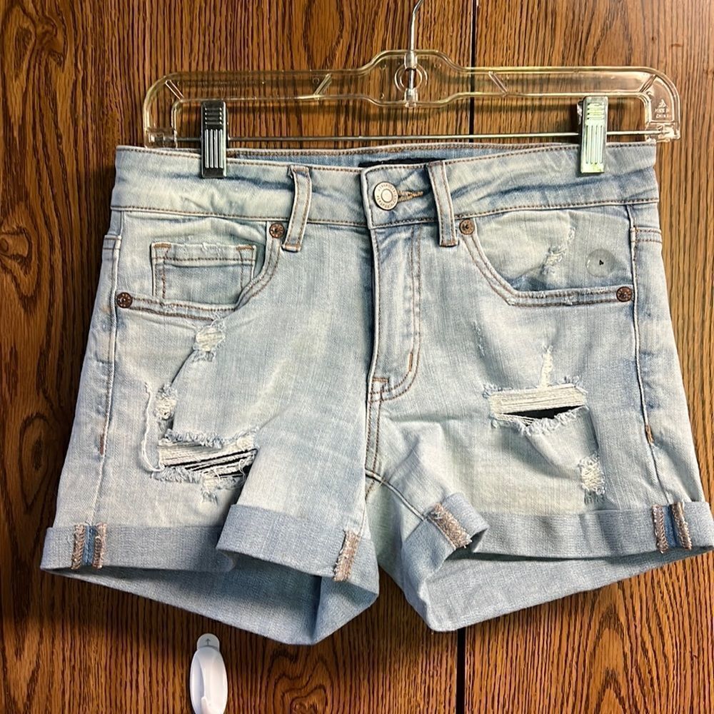 🔥 5/20🔥 Aero Low rise midi distressed denim  shorts Sz 4